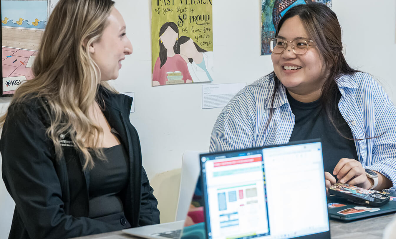 kgi student in chan cafe
