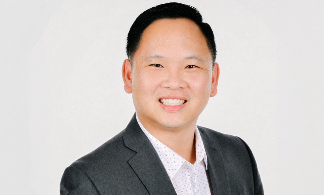Stephen Chang headshot