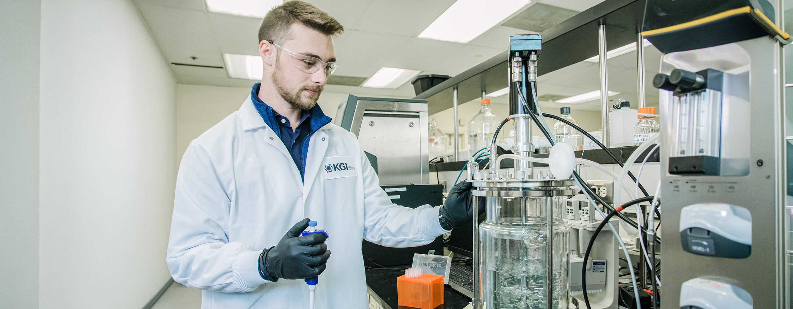 KGI MEng male student in lab