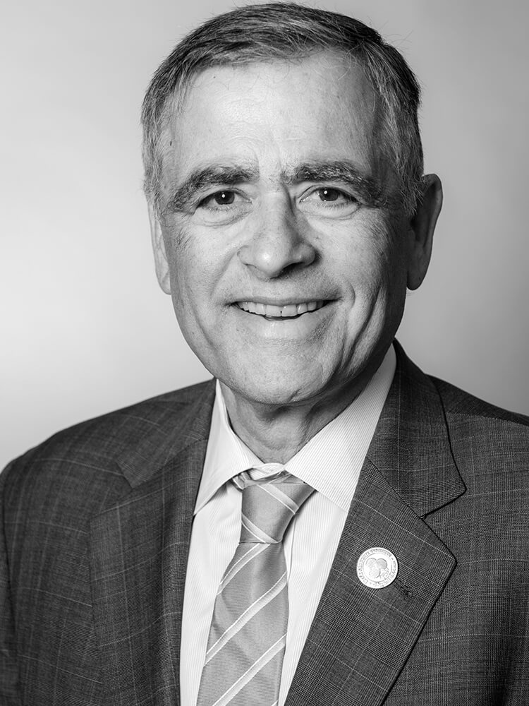 Sheldon Schuster headshot